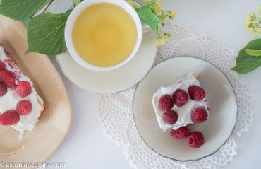 kodujuustu vaarikakook1(8)